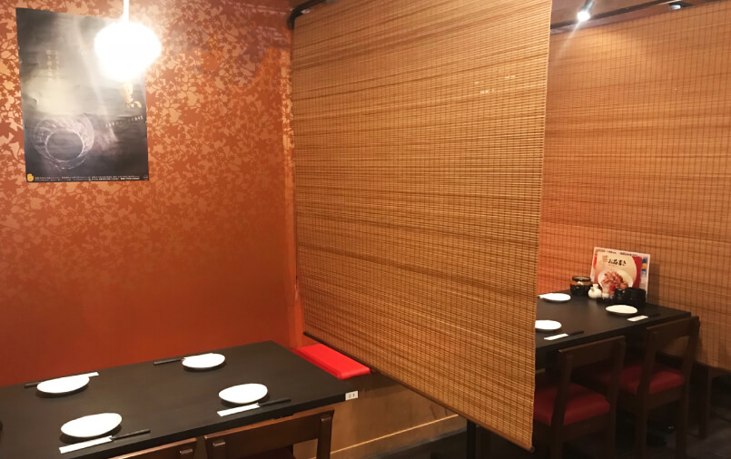 飲食店の内装の写真